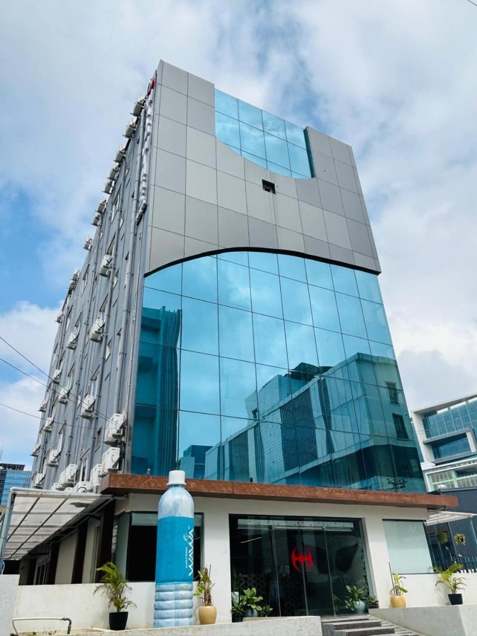 Wild Wings Premium Hotel Hyderabad Exterior photo